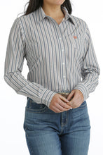 Load image into Gallery viewer, WOMEN'S ARENAFLEX BUTTON-DOWN WESTERN SHIRT - WHITE / LIGHT BLUE