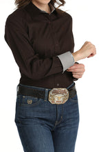 Load image into Gallery viewer, Women's Stretch Tonal Print Button-Down Western Shirt - Brown
