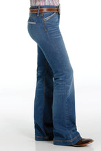 Load image into Gallery viewer, WOMEN'S SLIM FIT LYNDEN JEAN - MEDIUM STONEWASH