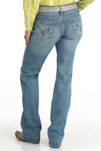 Load image into Gallery viewer, WOMEN'S CRUEL DENIM- JAYLEY LIGHT STONE
