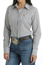 Load image into Gallery viewer, WOMEN&#39;S ARENAFLEX BUTTON-DOWN WESTERN SHIRT - WHITE / LIGHT BLUE
