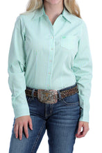 Load image into Gallery viewer, WOMENS CINCH LONG SLEEVE SHIRT GREEN
