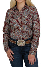 Load image into Gallery viewer, WOMEN&#39;S PAISLEY SNAP FRONT WESTERN SHIRT - BURGUNDY
